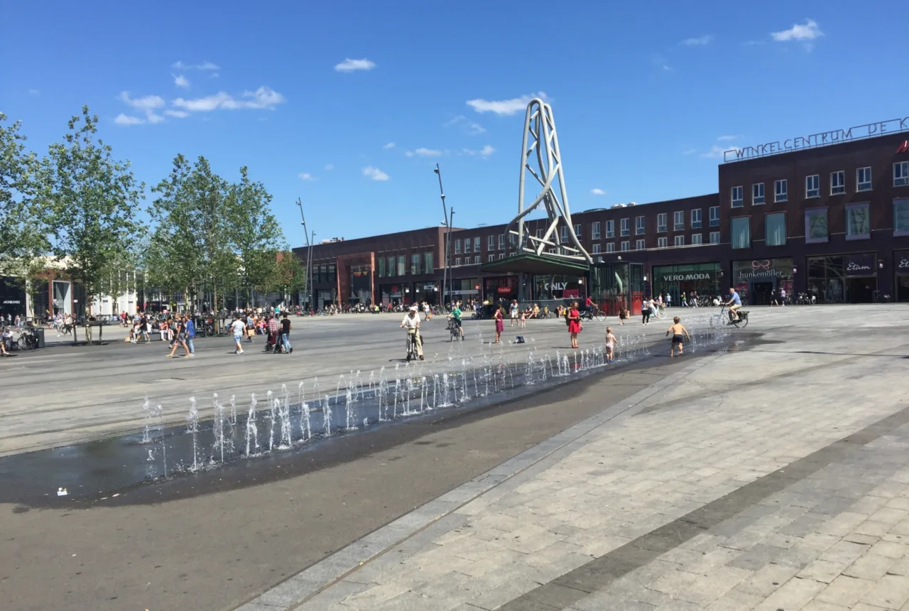 H.J. van Heekplein in Enschede - Uit in Enschede