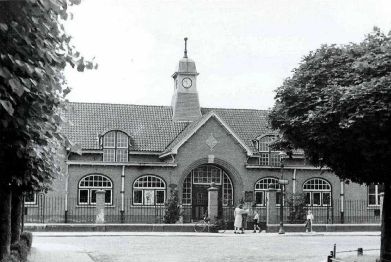  - Uit in Enschede