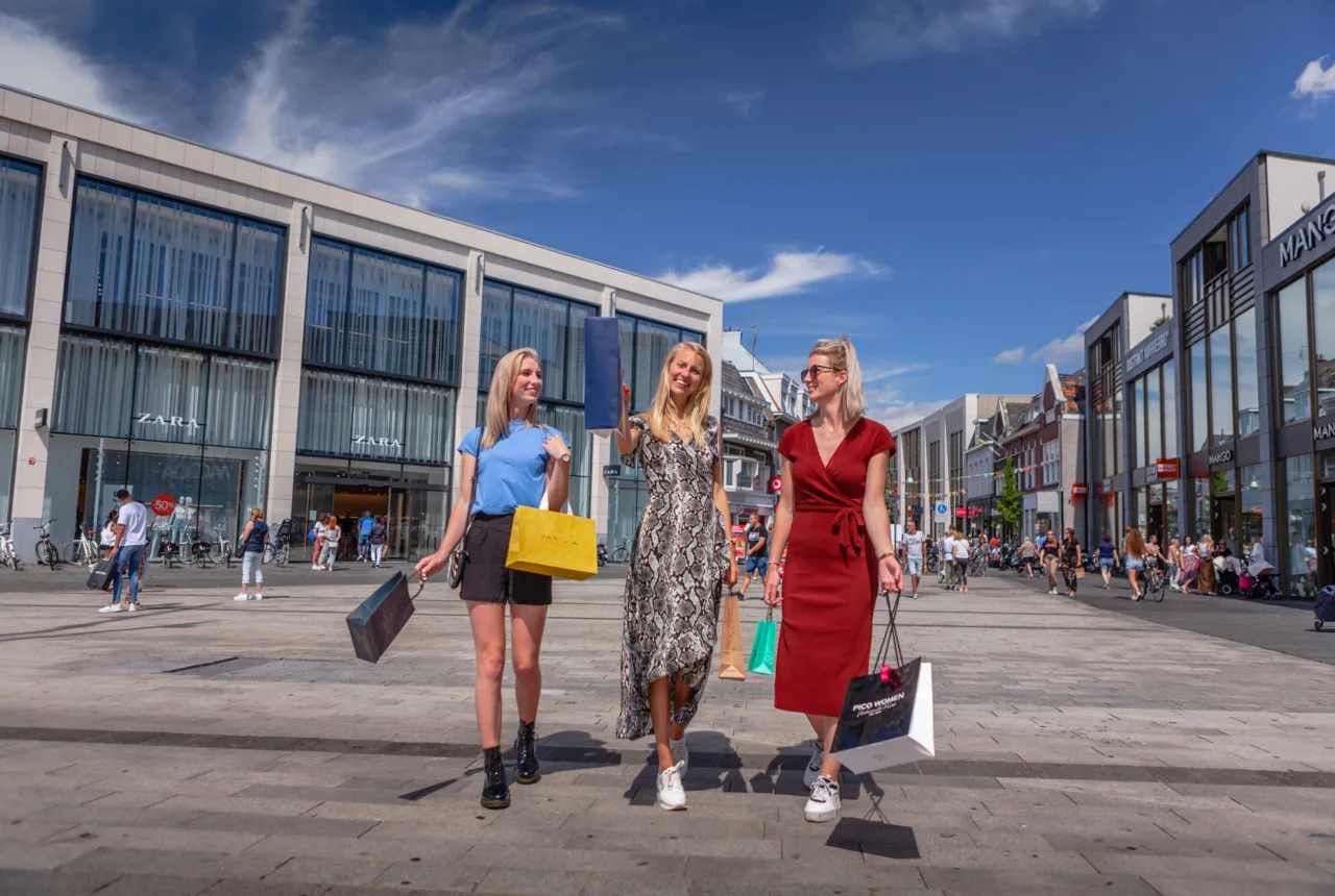 Mit den Mädels shoppen in Enschede - Uit in Enschede