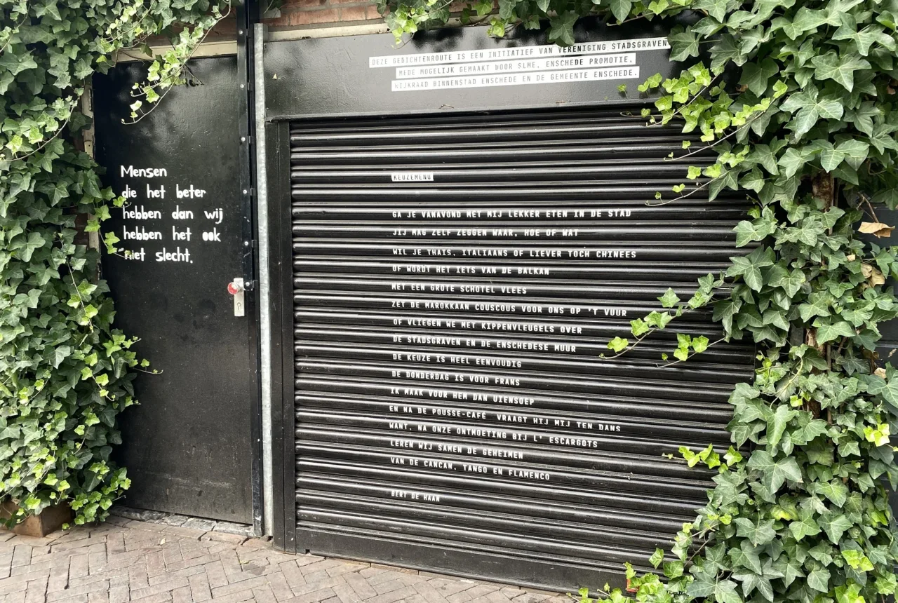 Gedichtenroute Stadsgravenstraat Enschede - Street Art - Uit in Enschede