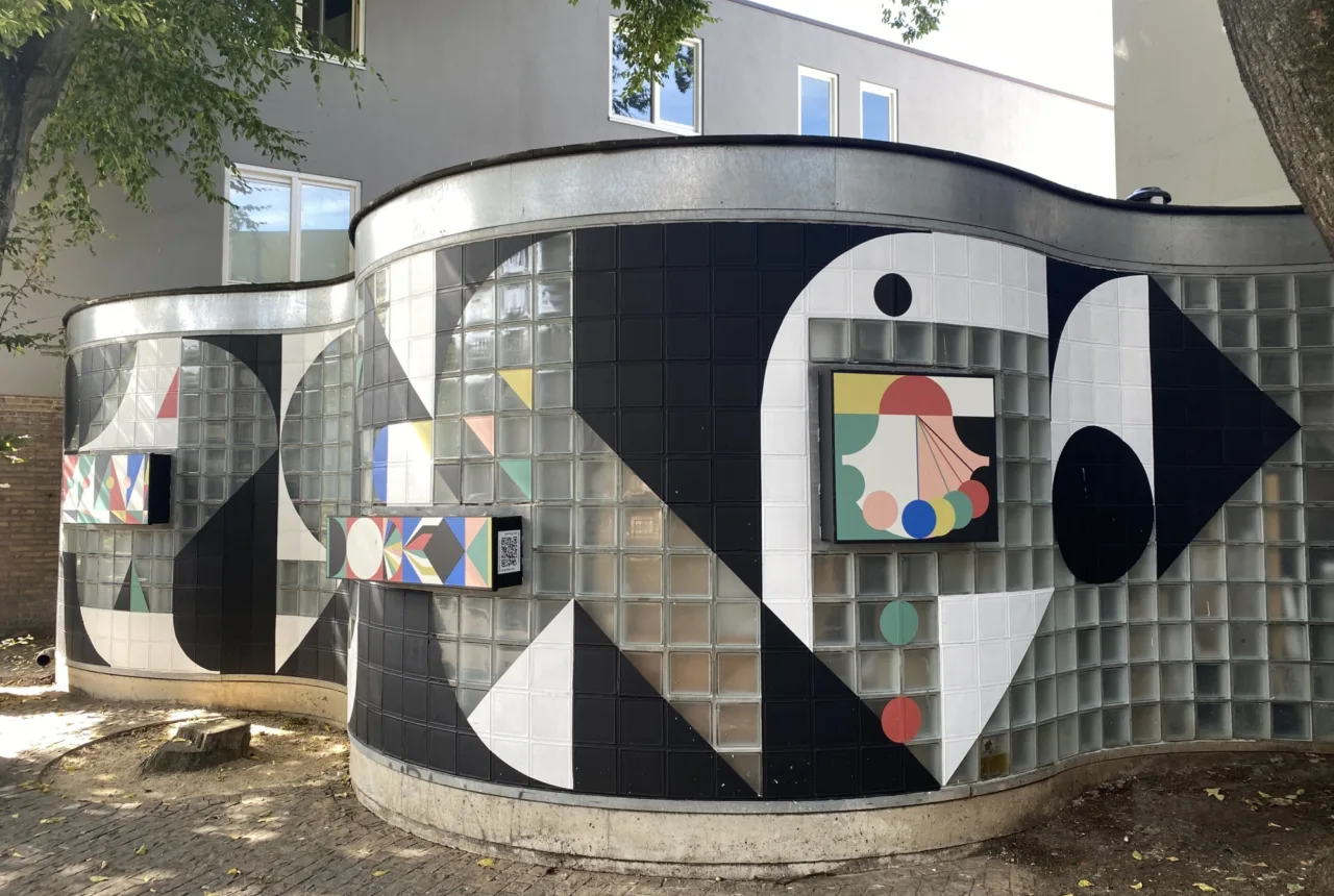 Interaktives Kunstwerk Enschede - Klokkenplas Enschede - Uit in Enschede