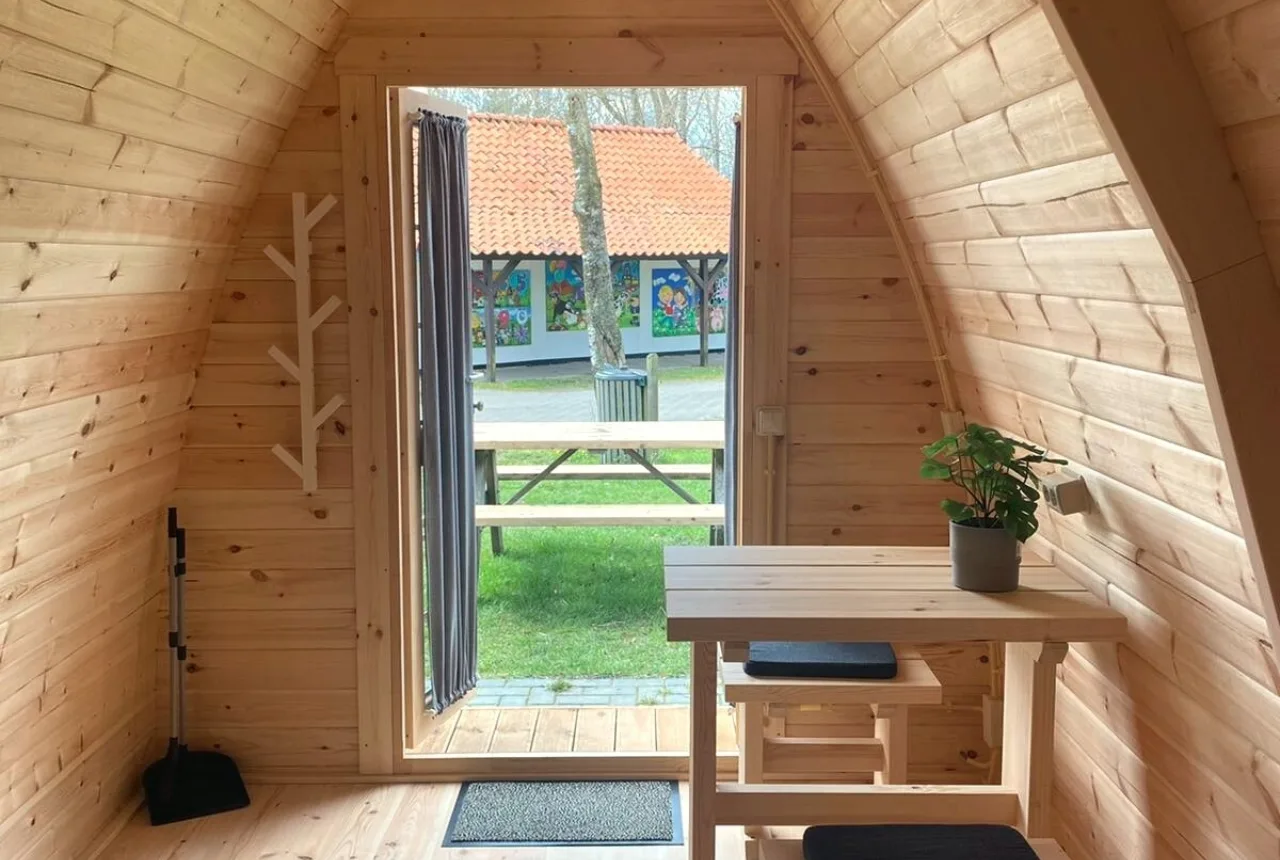 Camping Buytenplaets Boekelo Enschede binnenkant huisje - Uit in Enschede