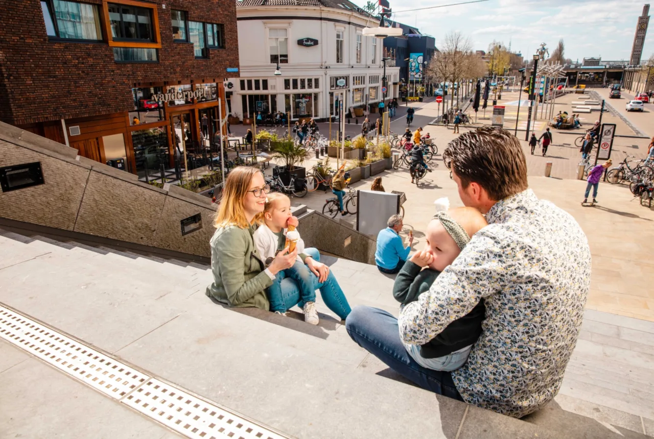 Eis essen mit der Familie in Enschede - Uit in Enschede