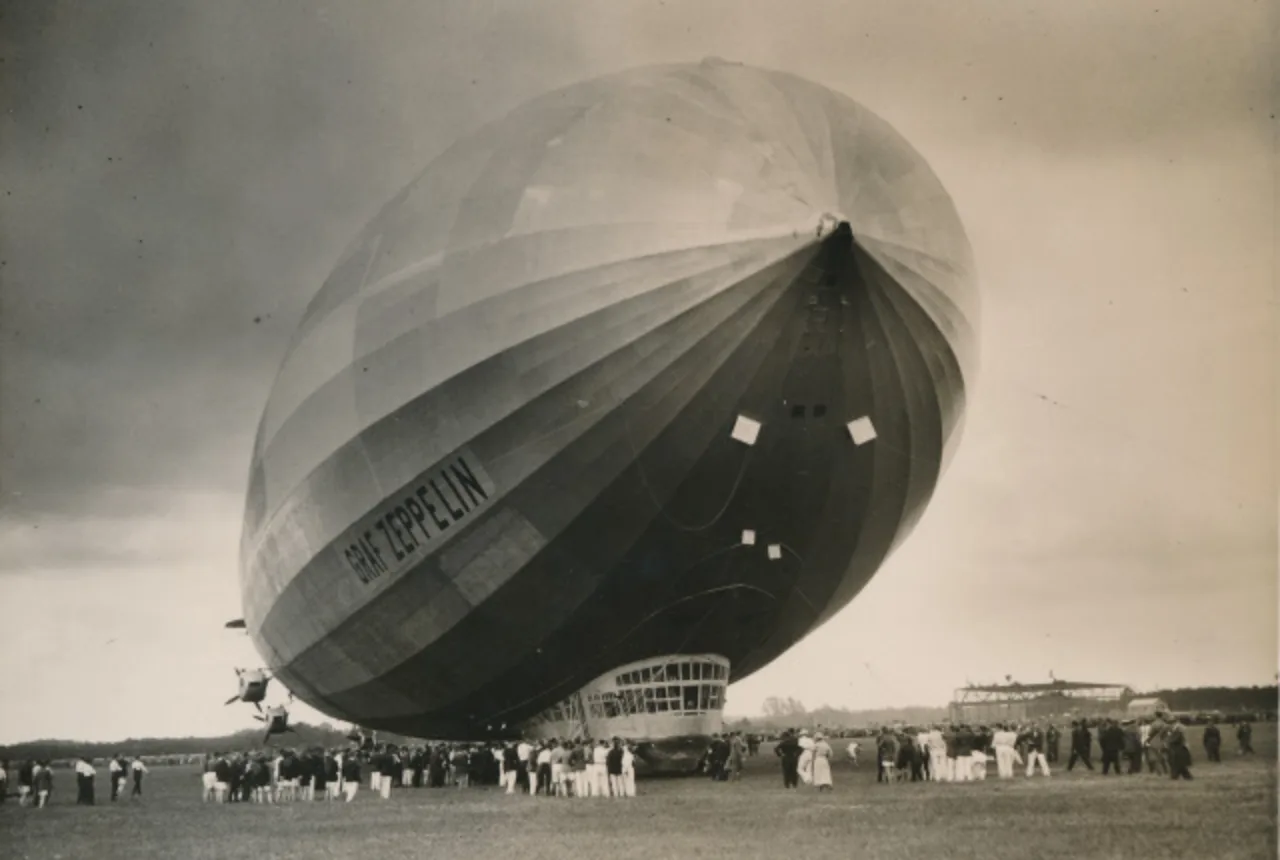 1932 Graf Zeppelin - Uit in Enschede