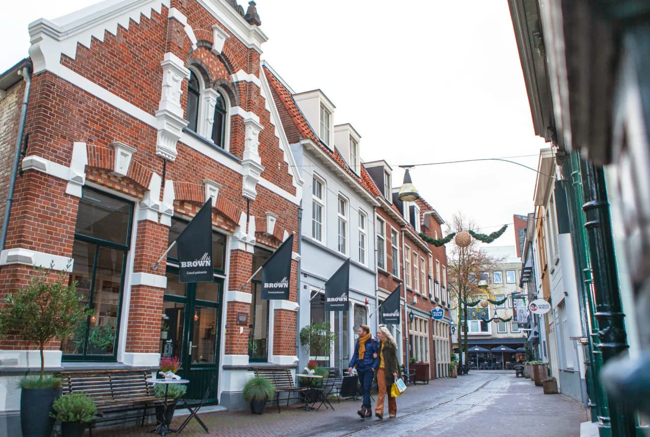 Einkaufen durch die charmanten Straßen von Enschede - Uit in Enschede