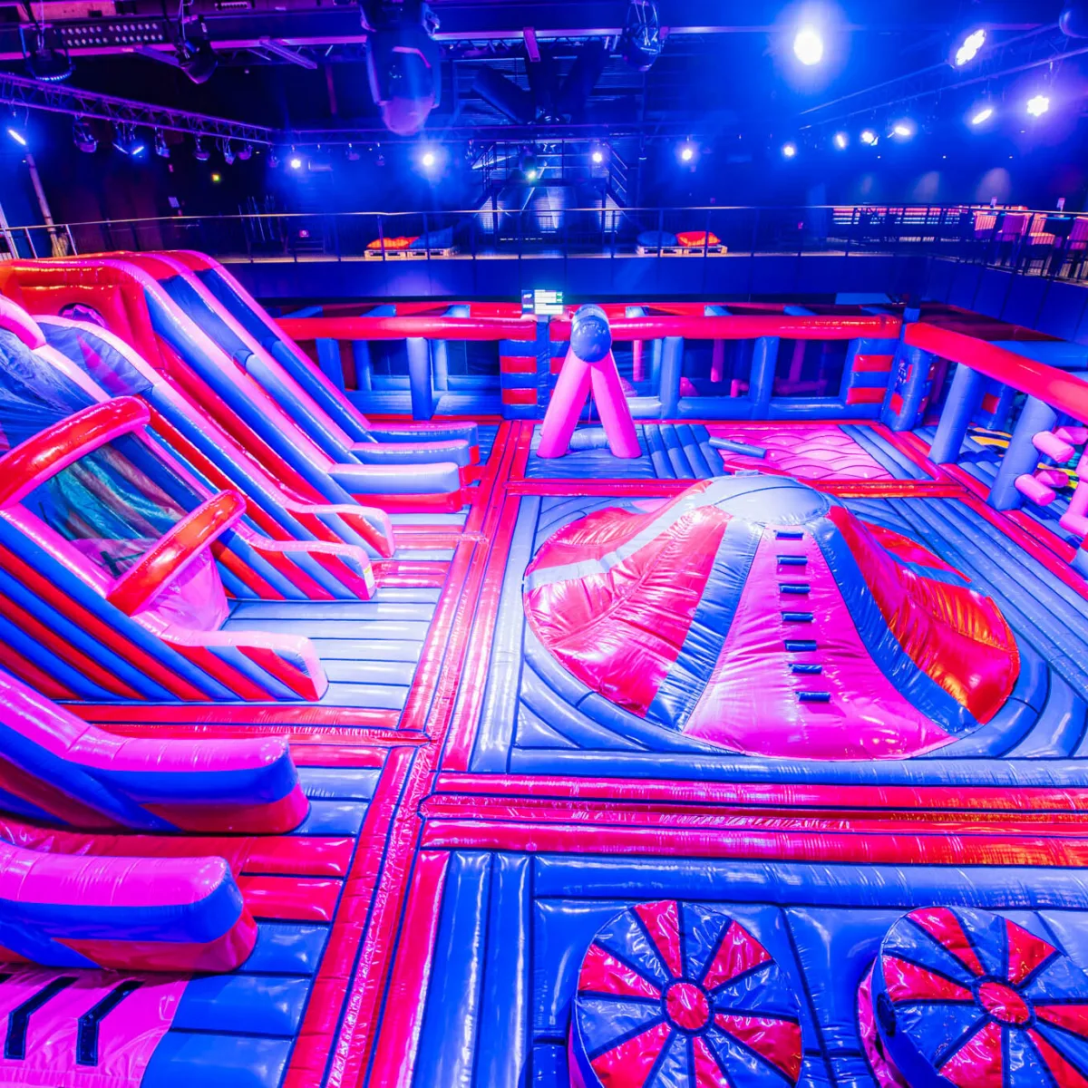 Luftkissen im Bounce Valley in Enschede - Uit in Enschede
