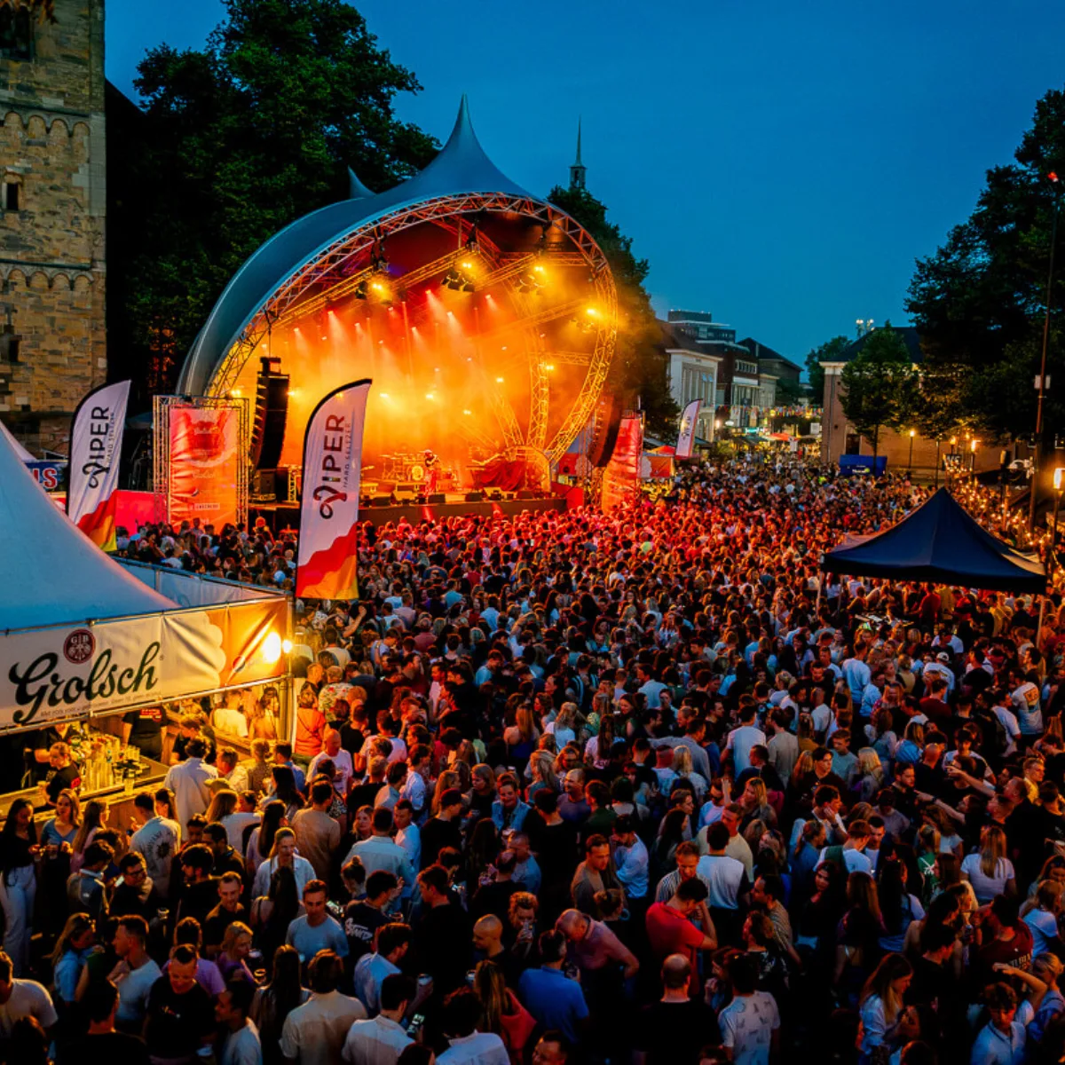 Grolsch Summer Sounds 2024 Night of Pride by MIAUW Oude Markt Enschede 148 - Uit in Enschede