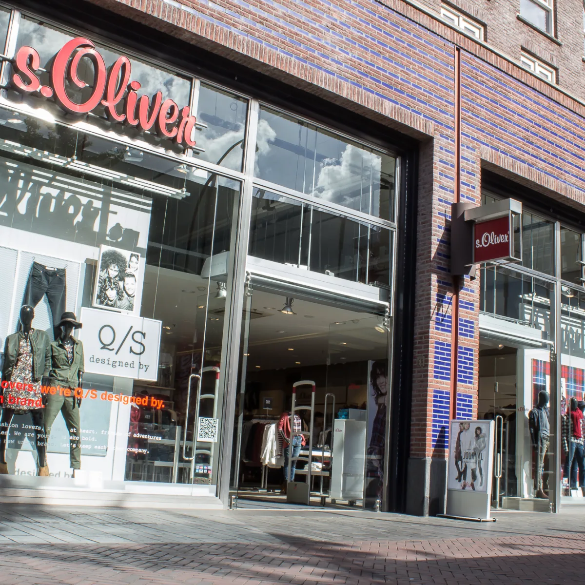 Außenansicht von S Oliver in Enschede - Uit in Enschede