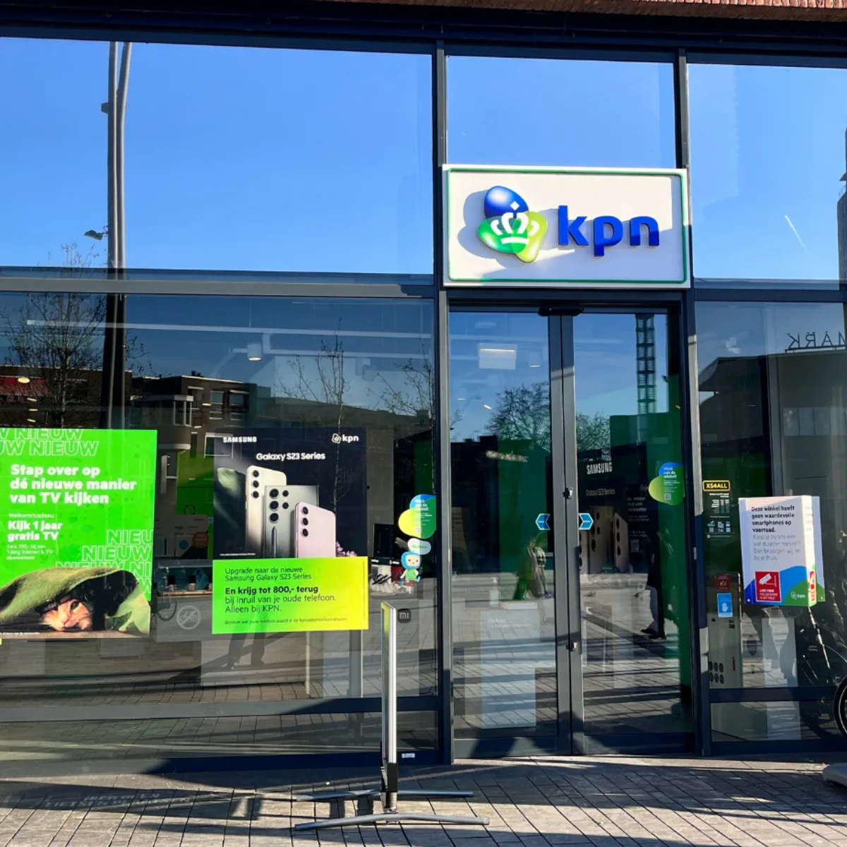 Voorkant van de winkel KPN in Enschede - Uit in Enschede