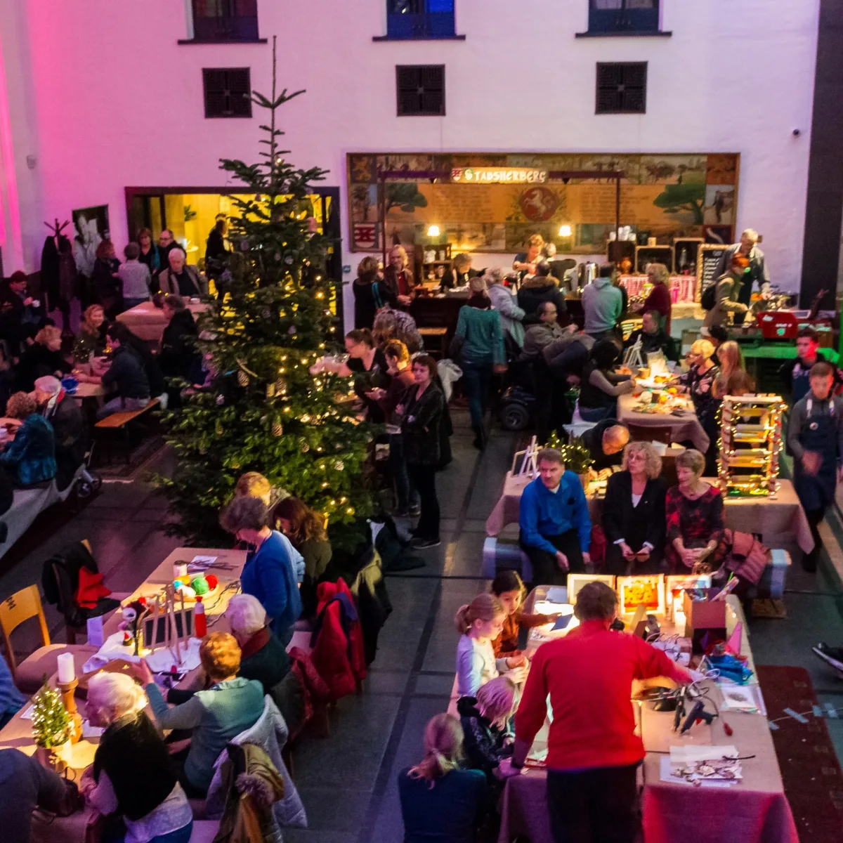 Stadsherberg Stadhuis Winter Wonderland evenement Enschede - Uit in Enschede