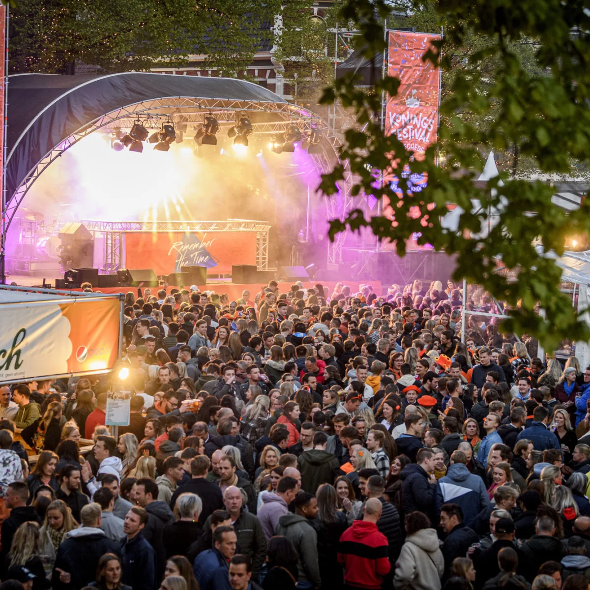 Koningsfestival Koningsnacht Enschede 2022 Emiel Muijderman LR 7 - Uit in Enschede