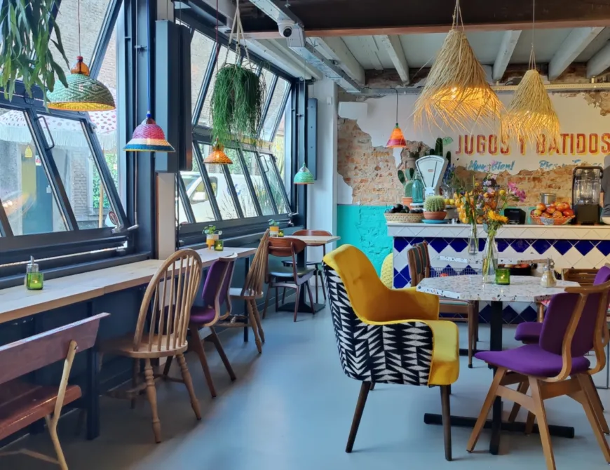 Fröhliche Räumlichkeiten von Frank & Charlie in Enschede - Uit in Enschede