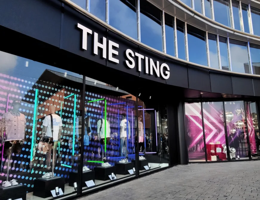 Außenansicht vom The Sting Flagshipstore in Enschede - Uit in Enschede