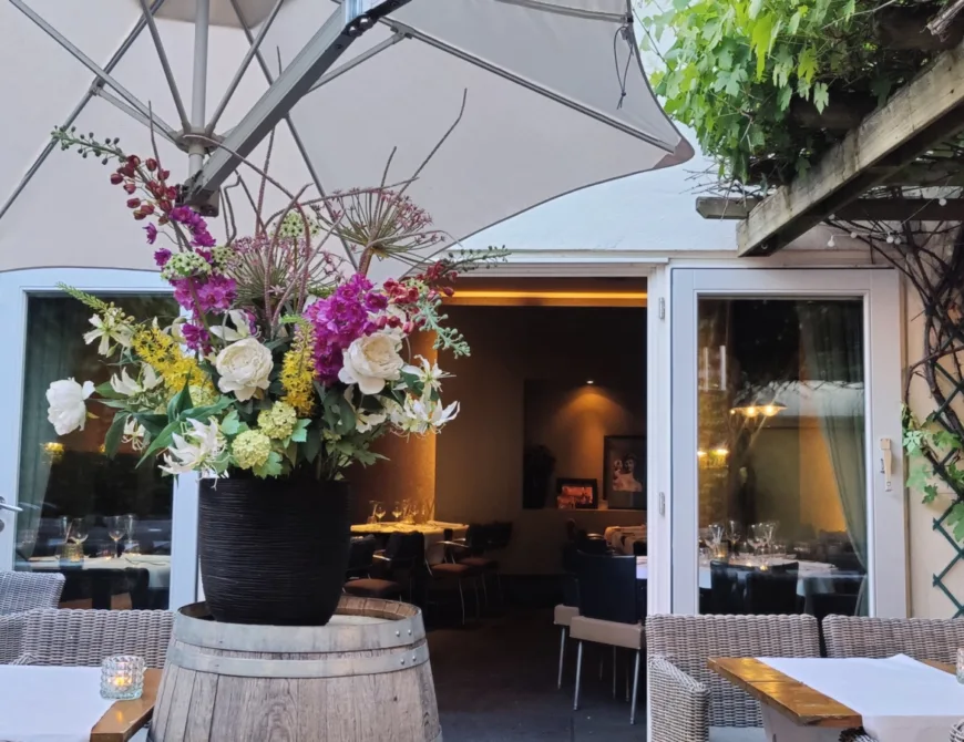 Versteckter Innenhof vom Restaurant Verso in Enschede - Uit in Enschede
