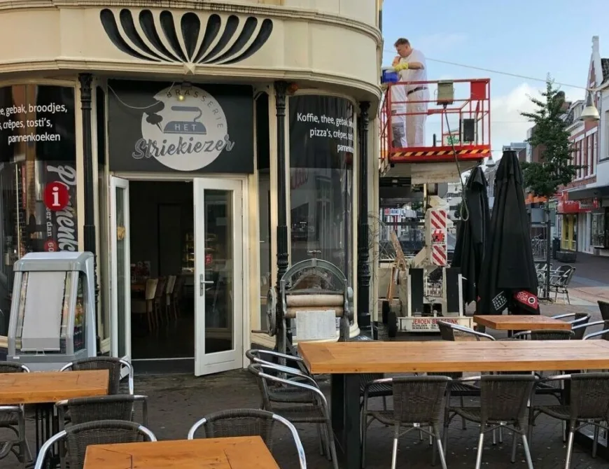 Außenansicht von Brasserie Het Striekiezer in Enschede - Uit in Enschede