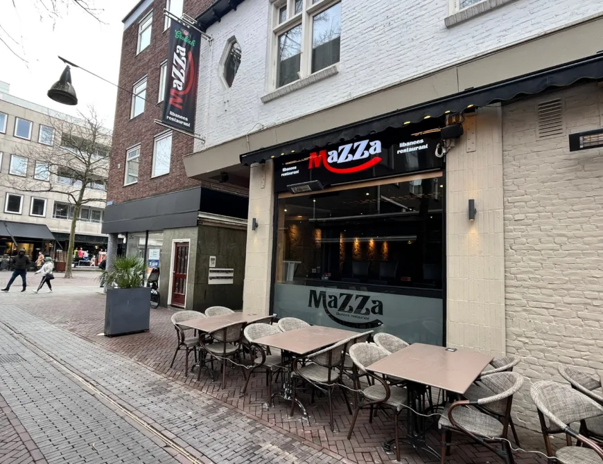 Buitenkant van restaurant Mazza in Enschede - Uit in Enschede