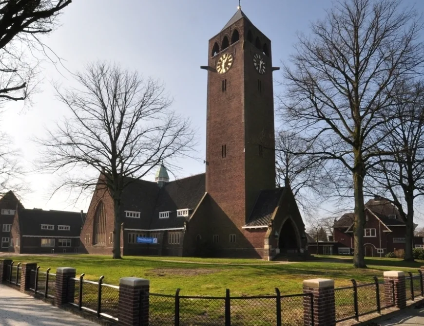 De Lasonderkerk in Enschede. - Uit in Enschede