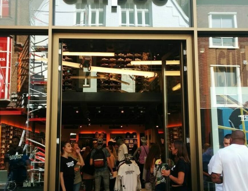 Außenansicht von Snipes in Enschede - Uit in Enschede