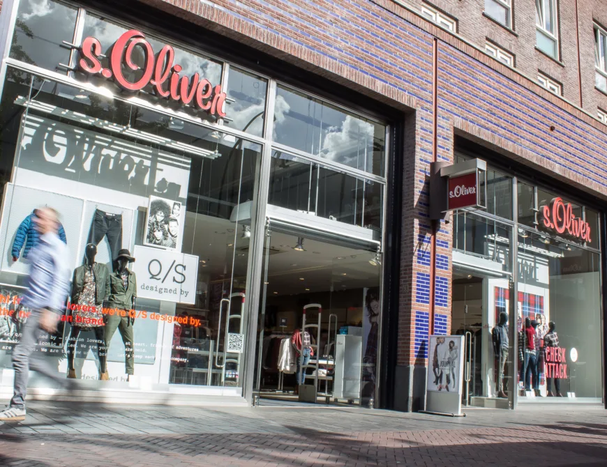 Außenansicht von S Oliver in Enschede - Uit in Enschede
