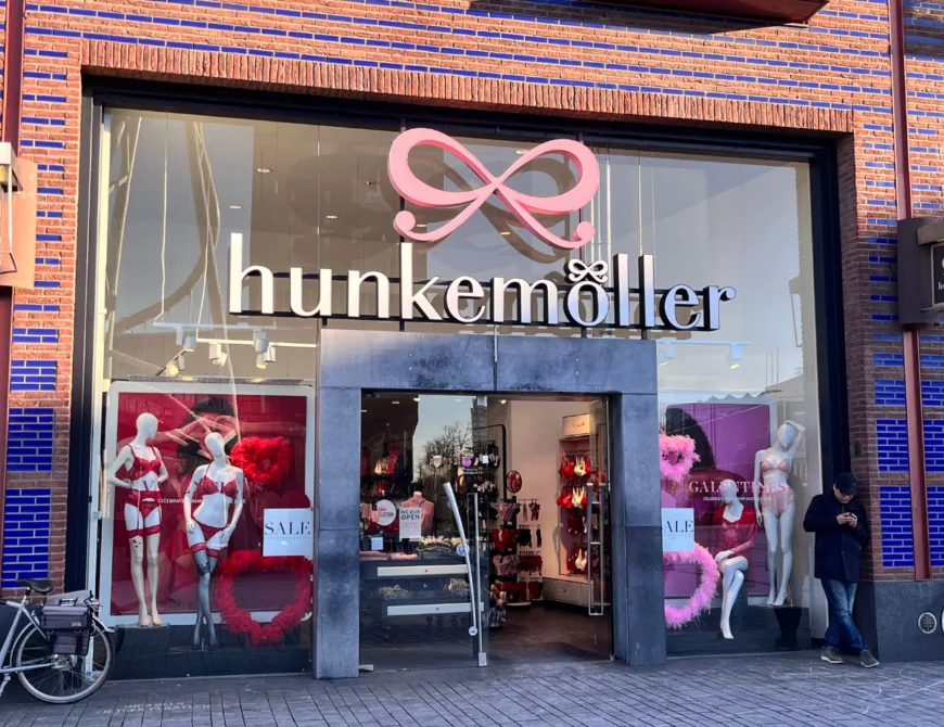 Buitenkant van de winkel Hunkemöller in Enschede - Uit in Enschede