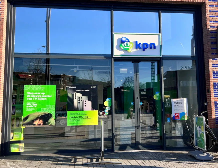 Voorkant van de winkel KPN in Enschede - Uit in Enschede