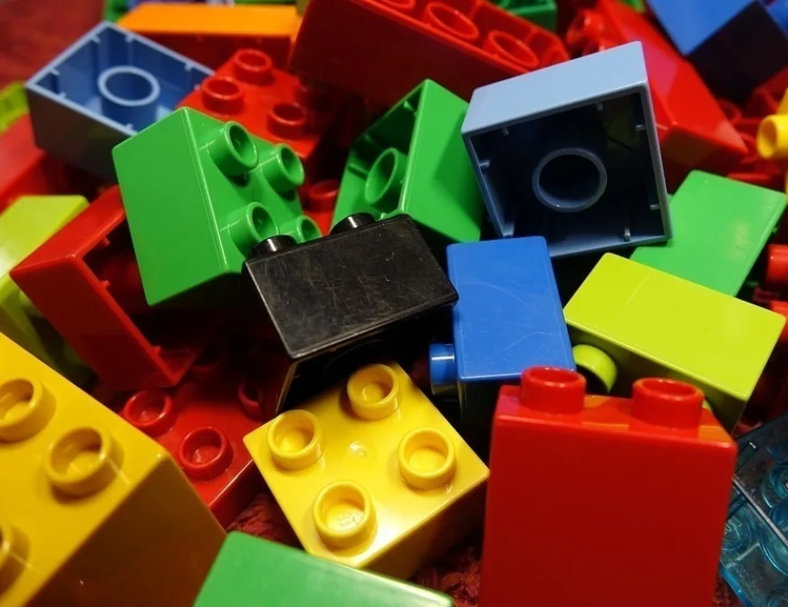 Lego blokjes tijdens de LEGO dagen MBS Enschede - Uit in Enschede