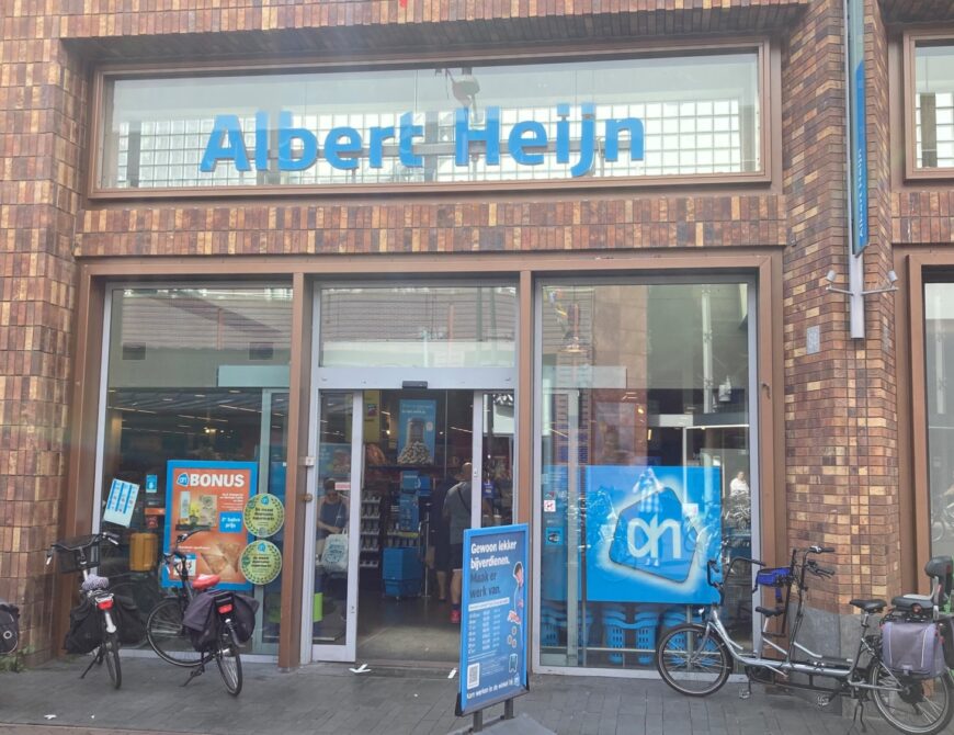 Außenansicht von Albert Heijn am Van Heekplein in Enschede - Uit in Enschede