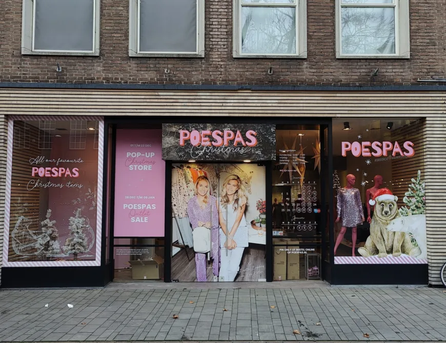 Poespas Christmas Store Enschede 2023 - Uit in Enschede