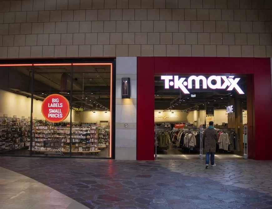 Voorkant pand TK Maxx in de Klanderij Twentec te Enschede - Uit in Enschede